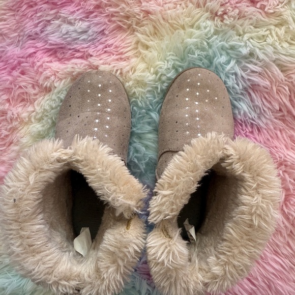 Cozy Tan Kids Boots with Faux Fur Lining - Picture 3 of 6